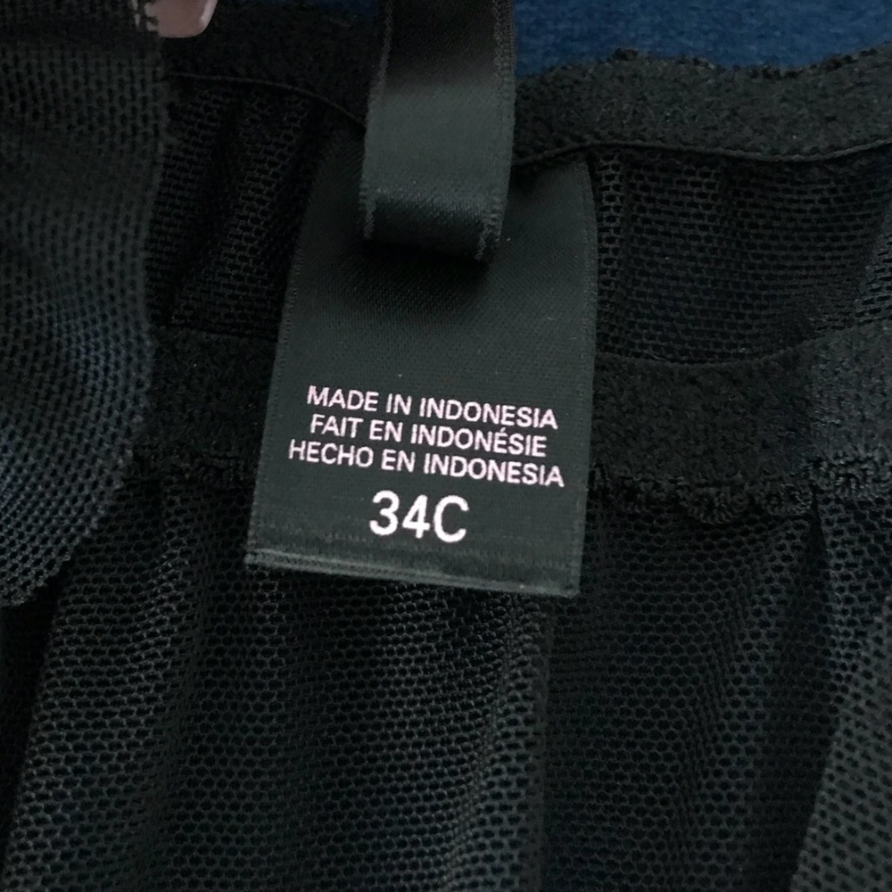 MOVING SALE ⚡️ VICTORIA’S SECRET NIGHTY (LIKE NEW) - Picture 6 of 8